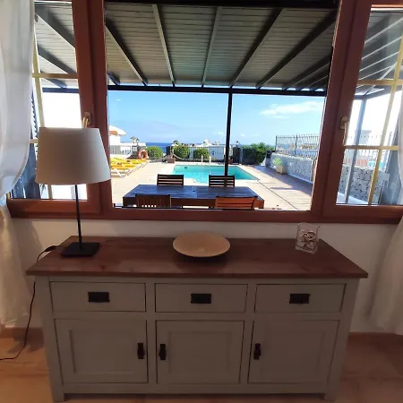 Villa 22 *